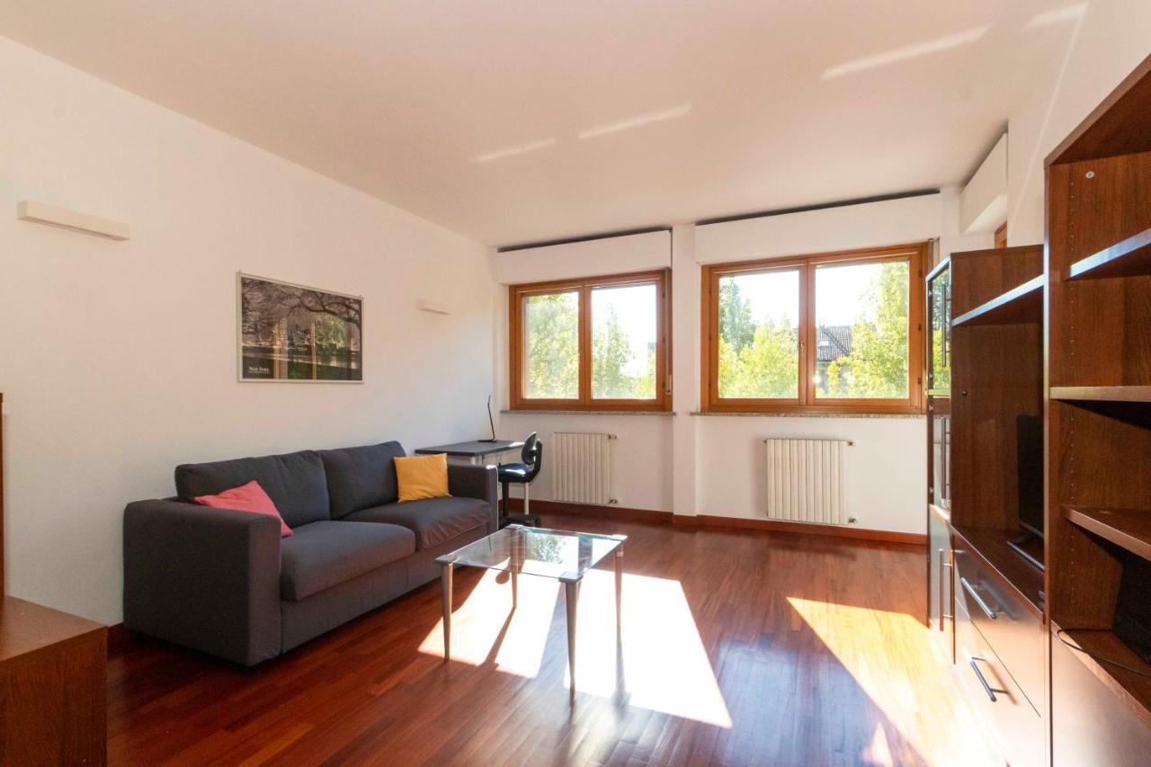 Апартаменты Cozy&Spacious Apt 2 Min Walk From The Tram Stop! Турин Экстерьер фото