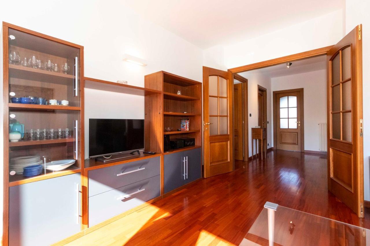 Апартаменты Cozy&Spacious Apt 2 Min Walk From The Tram Stop! Турин Экстерьер фото