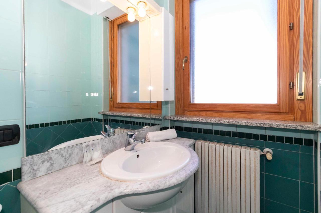 Апартаменты Cozy&Spacious Apt 2 Min Walk From The Tram Stop! Турин Экстерьер фото
