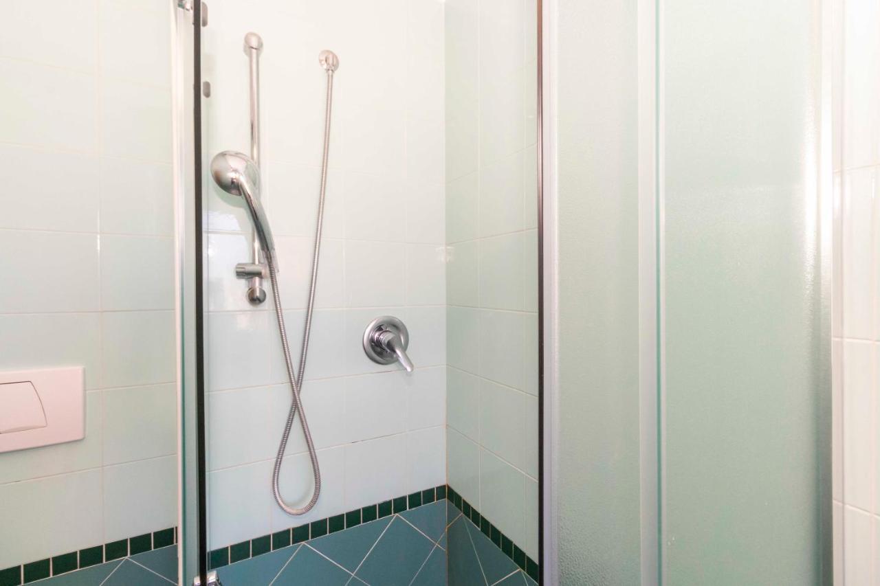 Апартаменты Cozy&Spacious Apt 2 Min Walk From The Tram Stop! Турин Экстерьер фото